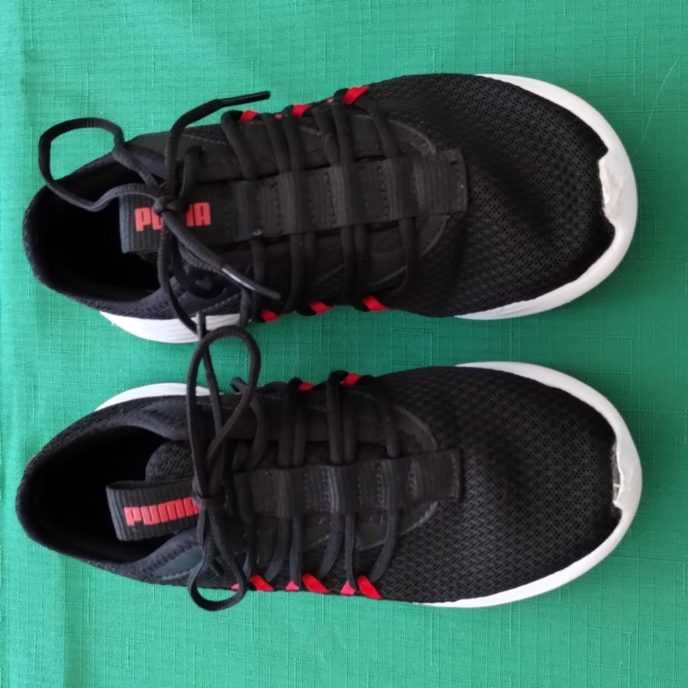 Boys Puma sneakers